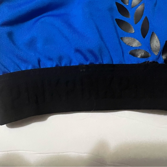 Pink Victoria's Secret work out bra size XS. Blue. - Picture 4 of 5